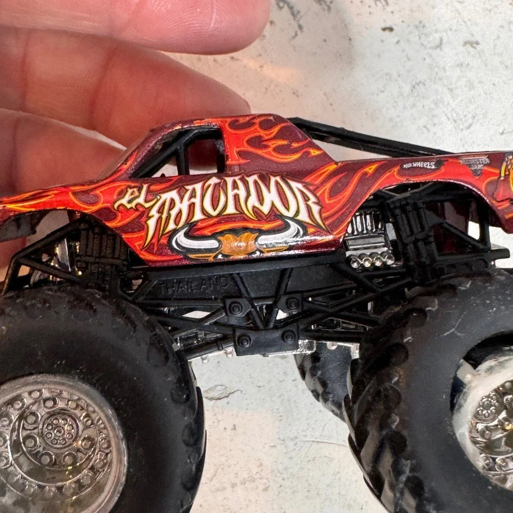 Hot Wheels El Matador‎ Monster Truck Red Flames Bull Diecast Toy Vehicle